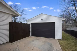 617 Orchard St, Dixon, IL 61021 - Photo 3