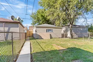 10342 S Calumet Ave, Chicago, IL 60628 - Photo 25