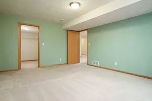 2420 Arnold Ave, Rockford, IL 61108 - Photo 37