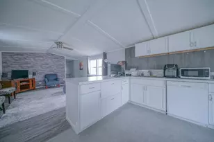 611 E Wood Ln, Belvidere, IL 61008 - Photo 15