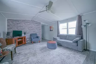 611 E Wood Ln, Belvidere, IL 61008 - Photo 11