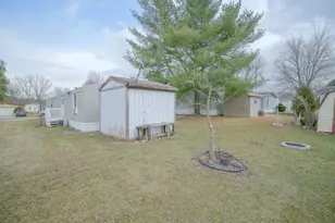 611 E Wood Ln, Belvidere, IL 61008 - Photo 23