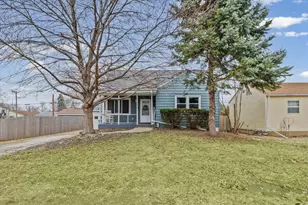 423 E Payson St, Pontiac, IL 61764 - Photo 3