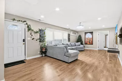 100 Pratt Boulevard, Roselle, IL 60172 - Photo 11