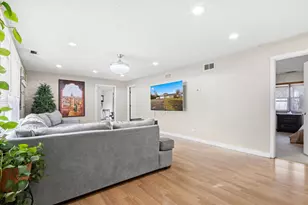 100 Pratt Blvd, Roselle, IL 60172 - Photo 13