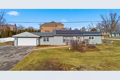 100 Pratt Boulevard, Roselle, IL 60172 - Photo 1