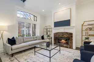 37 E Elm St, Chicago, IL 60611 - Photo 3