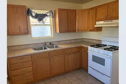 221 N 9th Street, Rochelle, IL 61068 - Photo 5