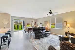 1145 Heritage Ct, Pingree Grove, IL 60140 - Photo 7