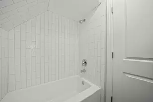 7925 William Dr, Willowbrook, IL 60527 - Photo 15