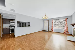 369 Gregory St, Aurora, IL 60504 - Photo 5