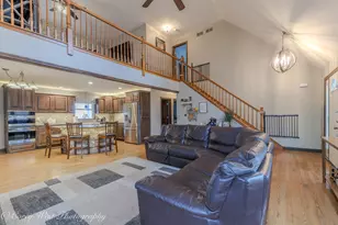 411 Meadow Ln, Hinckley, IL 60520 - Photo 7