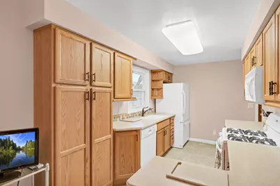 187 Alfred Drive, Sycamore, IL 60178 - Photo 5