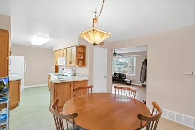 187 Alfred Drive, Sycamore, IL 60178 - Photo 3