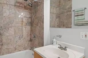 6412 S Woodlawn Ave, Chicago, IL 60637 - Photo 17