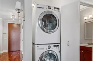 201 N Westshore Dr, Chicago, IL 60601 - Photo 19