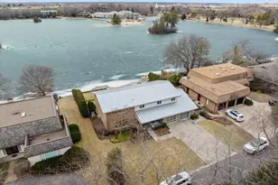 2076 Valley Lo Ln, Glenview, IL 60025 - Photo 9