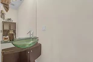 3435 W Sunnyside Ave, Chicago, IL 60625 - Photo 15