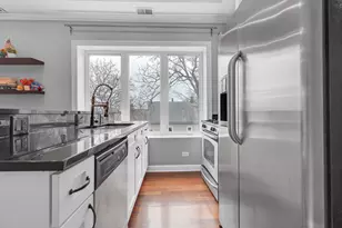 3435 W Sunnyside Ave, Chicago, IL 60625 - Photo 7