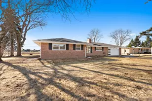 1410 Freed Rd, Sycamore, IL 60178 - Photo 3