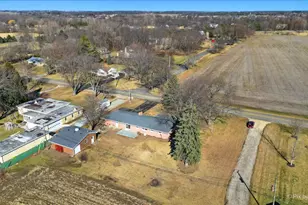 1410 Freed Rd, Sycamore, IL 60178 - Photo 9