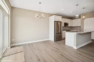 276 Masters Dr, Addison, IL 60101 - Photo 7