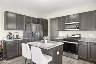 634 Virginia St, Elburn, IL 60119 - Photo 9