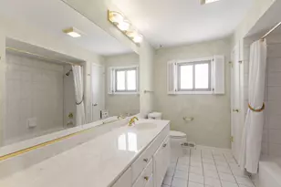 1042 W Central Rd, Mount Prospect, IL 60056 - Photo 11