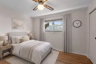 1042 W Central Rd, Mount Prospect, IL 60056 - Photo 9