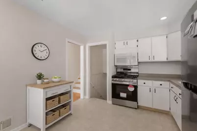 1042 W Central Road, Mount Prospect, IL 60056 - Photo 5