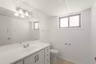 1042 W Central Rd, Mount Prospect, IL 60056 - Photo 13