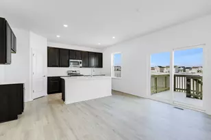 377 Danforth Dr, Oswego, IL 60543 - Photo 3