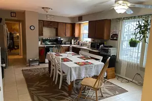 713 Dawes St, Libertyville, IL 60048 - Photo 3