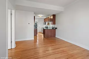 2005 W Warner Ave, Chicago, IL 60618 - Photo 5