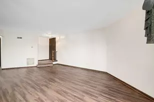 1705 Lakecliffe Dr, Wheaton, IL 60189 - Photo 3