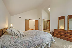 1221 Golf View Dr, Woodridge, IL 60517 - Photo 31