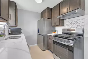 403 Arrowhead Trail, Carol Stream, IL 60188 - Photo 3