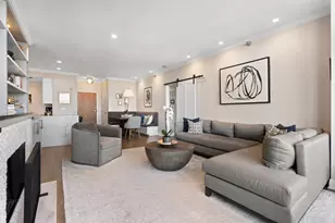 435 W Erie St, Chicago, IL 60654 - Photo 5