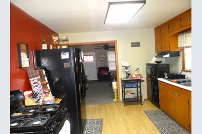 831 Douglas Street, Morris, IL 60450 - Photo 3