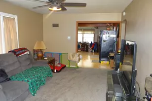 831 Douglas St, Morris, IL 60450 - Photo 5