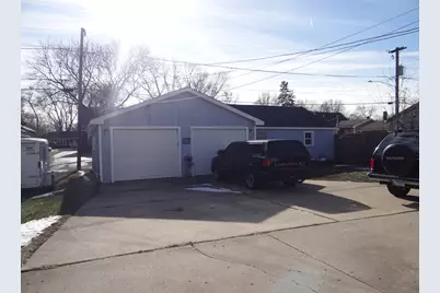 831 Douglas Street, Morris, IL 60450 - Photo 9