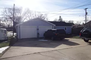 831 Douglas St, Morris, IL 60450 - Photo 9