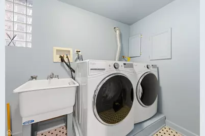 2537 N Bernard Street, Chicago, IL 60647 - Photo 29