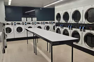 555 W Cornelia Ave, Chicago, IL 60657 - Photo 15