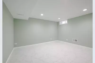 7501 East Prairie Road, Skokie, IL 60076 - Photo 27