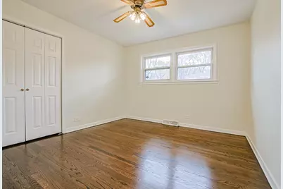 7501 East Prairie Road, Skokie, IL 60076 - Photo 17