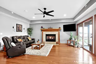 5012 W Lake Shore Dr, Wonder Lake, IL 60097 - Photo 9