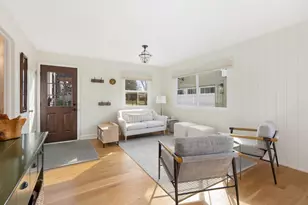 212 Woodstock Ave, Clarendon Hills, IL 60514 - Photo 5