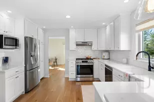 212 Woodstock Ave, Clarendon Hills, IL 60514 - Photo 7