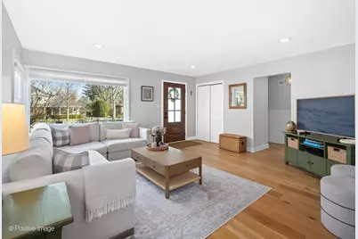 212 Woodstock Avenue, Clarendon Hills, IL 60514 - Photo 3